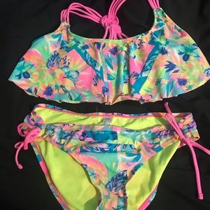 ⭐️Multicolored Bikini swimsuit. Size Medium